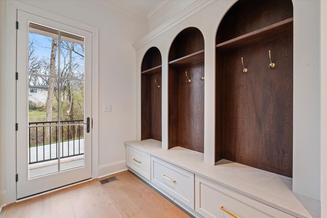 641 Brook Hollow Rd, Nashville, TN 37205