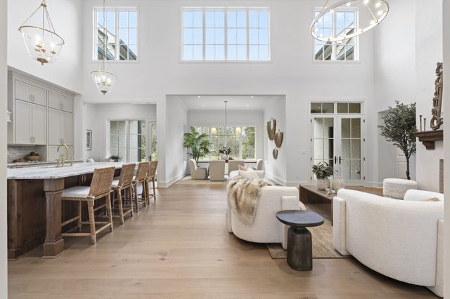 641 Brook Hollow Rd, Nashville, TN 37205