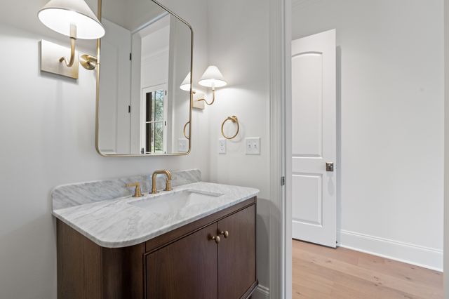 641 Brook Hollow Rd, Nashville, TN 37205