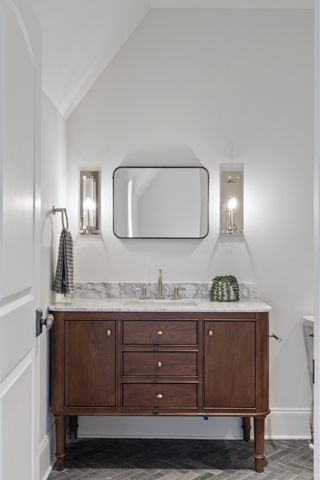 641 Brook Hollow Rd, Nashville, TN 37205