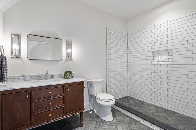 641 Brook Hollow Rd, Nashville, TN 37205