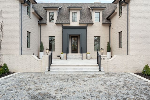 641 Brook Hollow Rd, Nashville, TN 37205