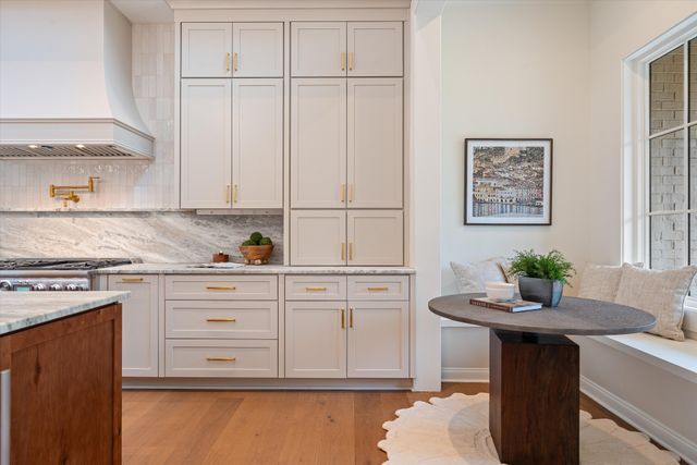 641 Brook Hollow Rd, Nashville, TN 37205