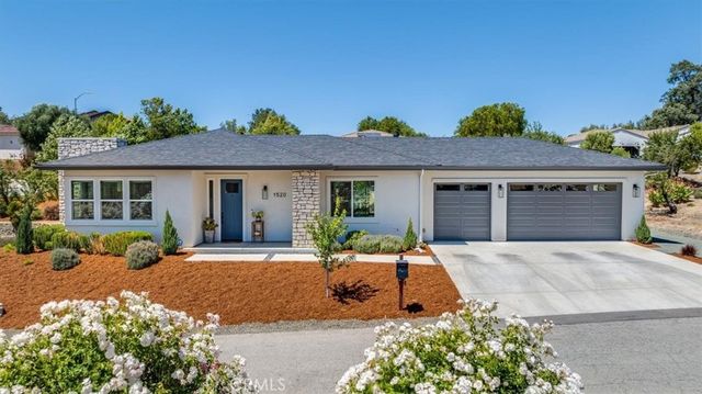 1520 Lyle Lane, Paso Robles, CA 93446