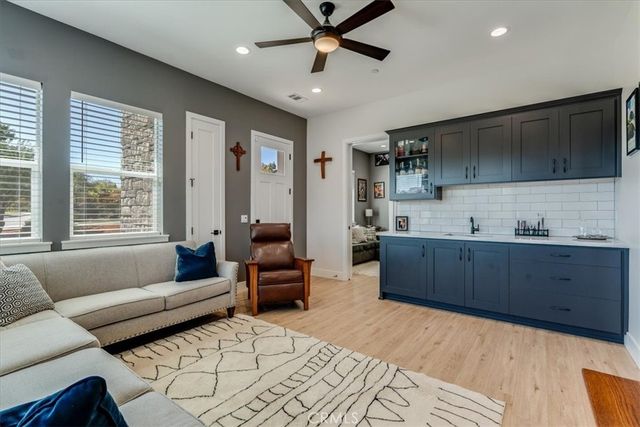 1520 Lyle Lane, Paso Robles, CA 93446