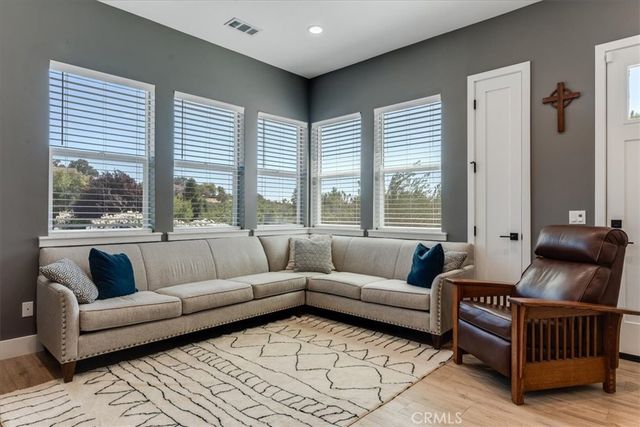 1520 Lyle Lane, Paso Robles, CA 93446