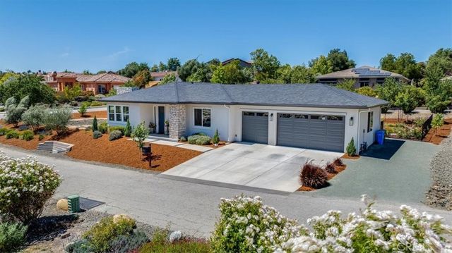 1520 Lyle Lane, Paso Robles, CA 93446