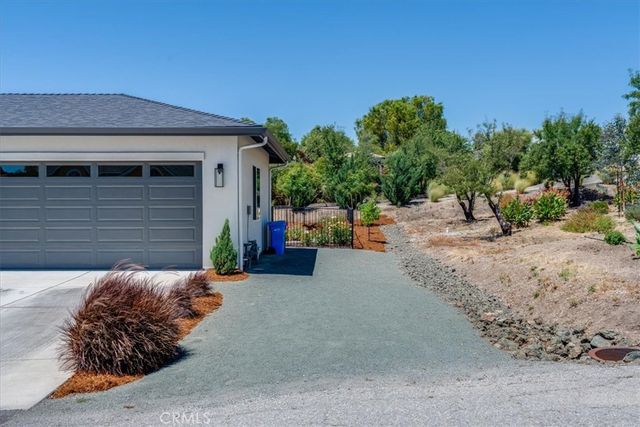 1520 Lyle Lane, Paso Robles, CA 93446