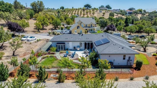 1520 Lyle Lane, Paso Robles, CA 93446