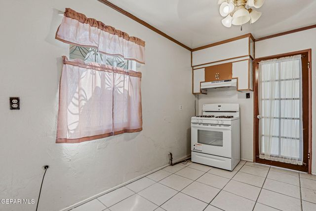 7863 LAURA Way, El Paso, TX 79915