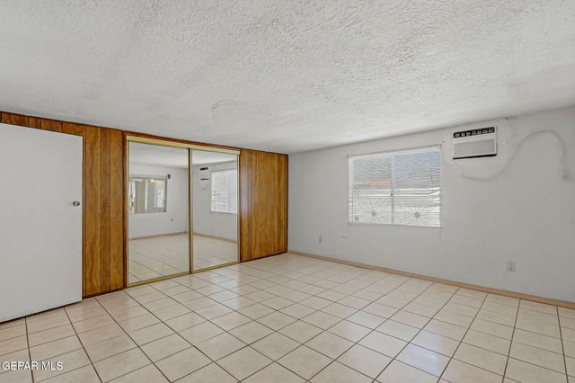 7863 LAURA Way, El Paso, TX 79915