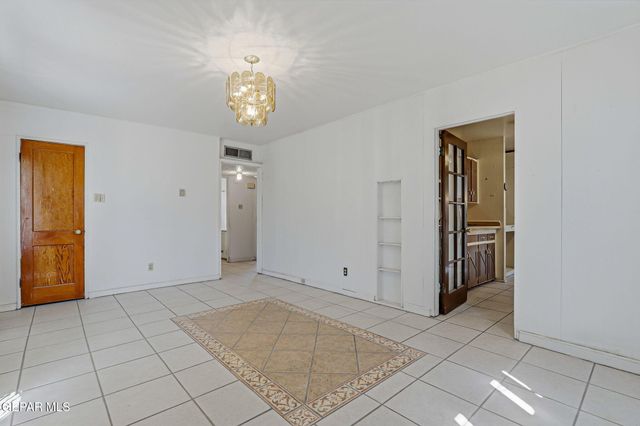 7863 LAURA Way, El Paso, TX 79915