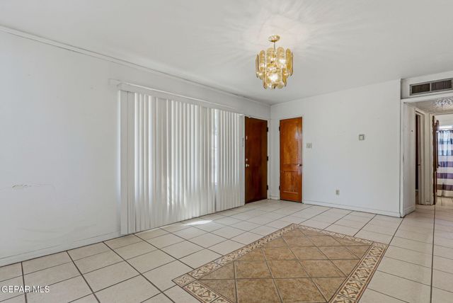 7863 LAURA Way, El Paso, TX 79915