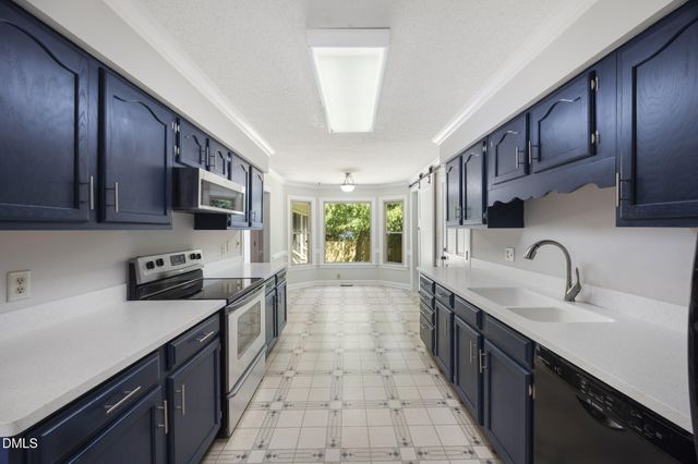 1002 Fair Oaks Lane, Apex, NC 27502