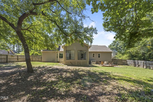 1002 Fair Oaks Lane, Apex, NC 27502
