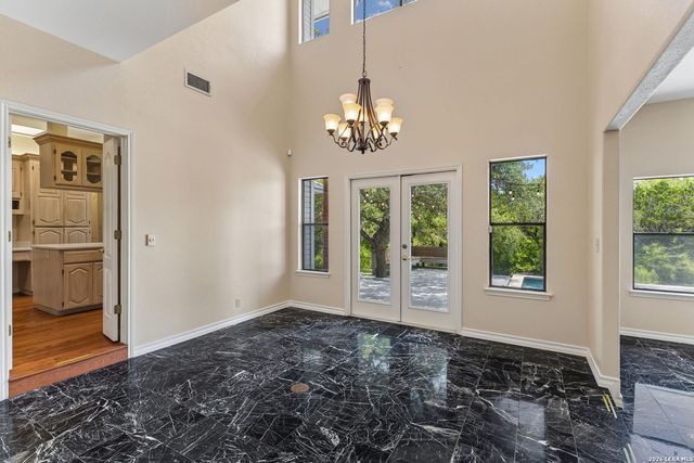 14806 Circle J Trl, Helotes, TX 78023