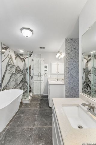 14806 Circle J Trl, Helotes, TX 78023