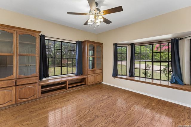 14806 Circle J Trl, Helotes, TX 78023