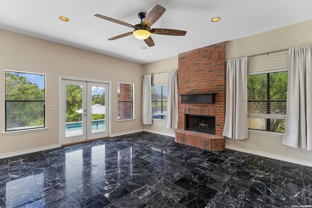 14806 Circle J Trl, Helotes, TX 78023