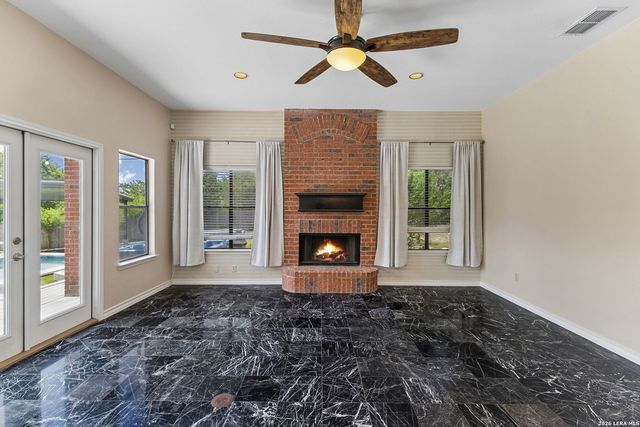 14806 Circle J Trl, Helotes, TX 78023