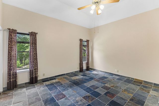 14806 Circle J Trl, Helotes, TX 78023