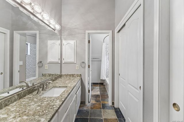 14806 Circle J Trl, Helotes, TX 78023