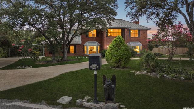 14806 Circle J Trl, Helotes, TX 78023