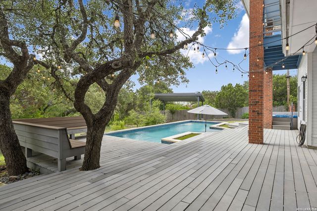 14806 Circle J Trl, Helotes, TX 78023