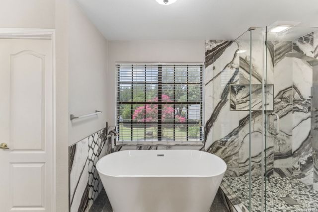 14806 Circle J Trl, Helotes, TX 78023