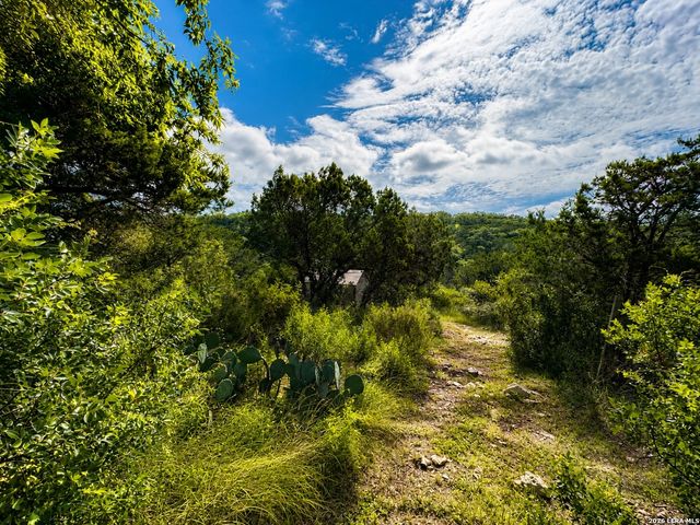 14806 Circle J Trl, Helotes, TX 78023