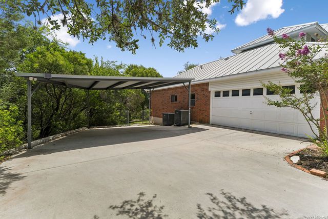 14806 Circle J Trl, Helotes, TX 78023