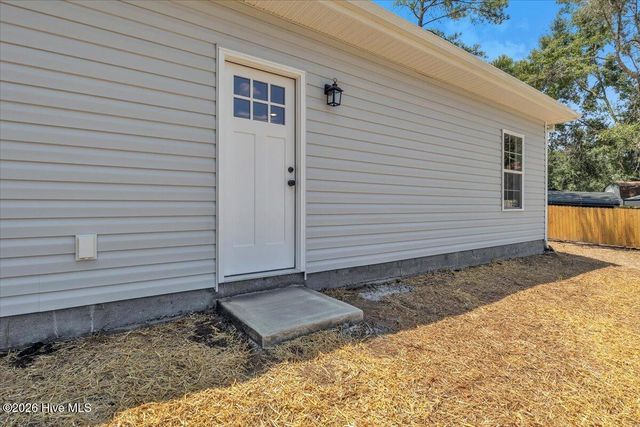 528 Mary Lou Lane SW, Supply, NC 28462