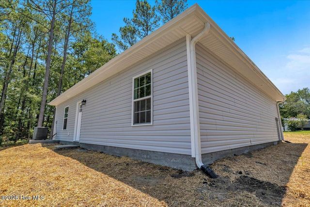 528 Mary Lou Lane SW, Supply, NC 28462