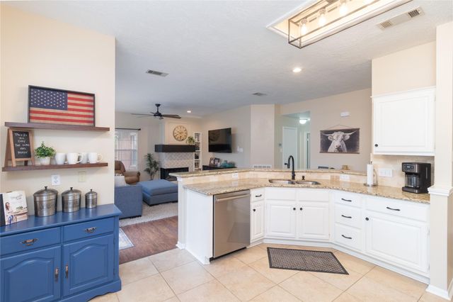 5423 Glade Estates Dr, Kingwood, TX 77339