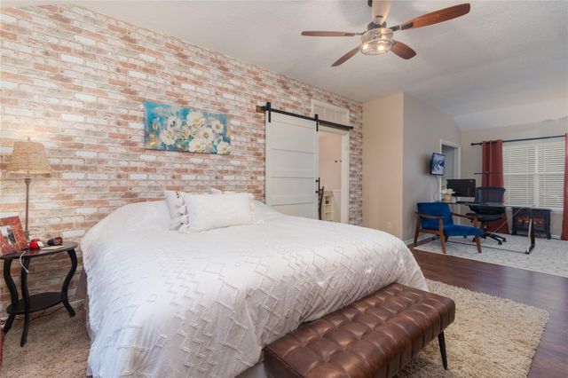 5423 Glade Estates Dr, Kingwood, TX 77339