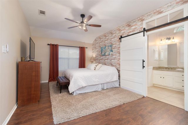 5423 Glade Estates Dr, Kingwood, TX 77339