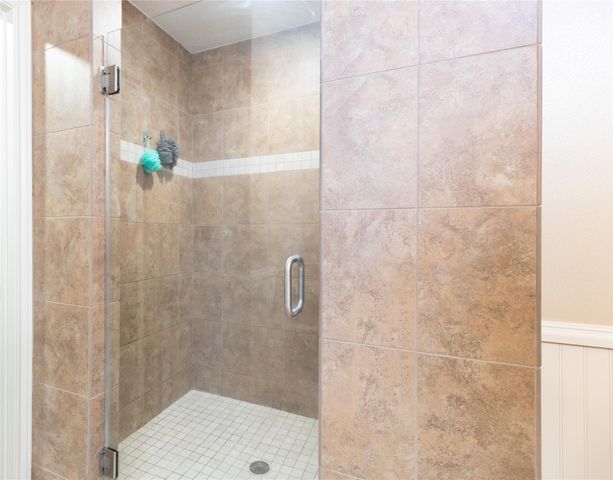 5423 Glade Estates Dr, Kingwood, TX 77339