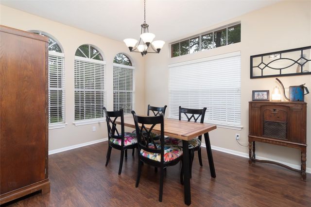 5423 Glade Estates Dr, Kingwood, TX 77339