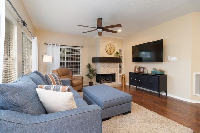 5423 Glade Estates Dr, Kingwood, TX 77339