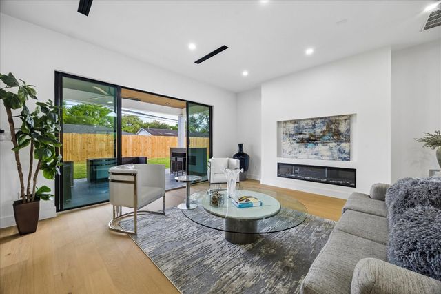 5430 Rutherglenn Drive, Houston, TX 77096