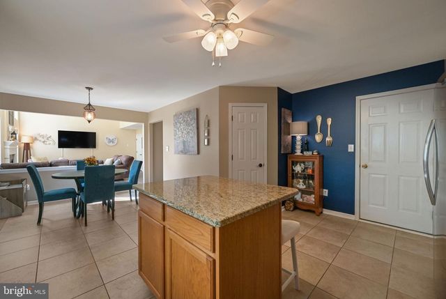 333 W DARBY CIR, Dover, DE 19904