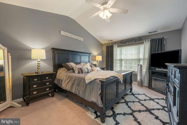 333 W DARBY CIR, Dover, DE 19904