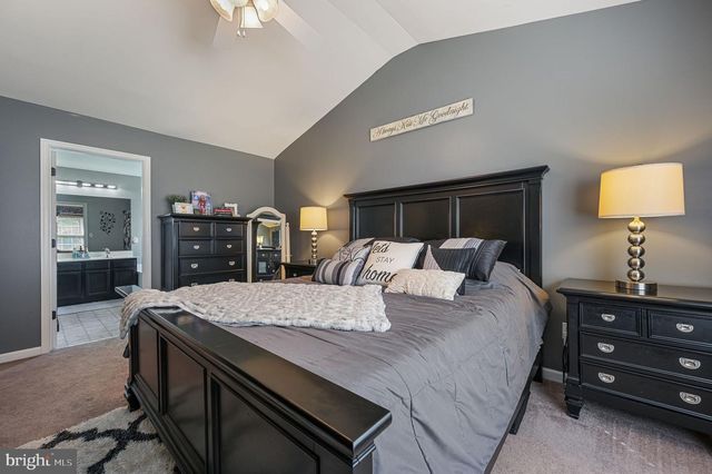 333 W DARBY CIR, Dover, DE 19904
