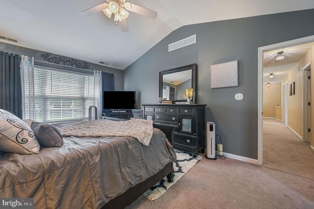 333 W DARBY CIR, Dover, DE 19904