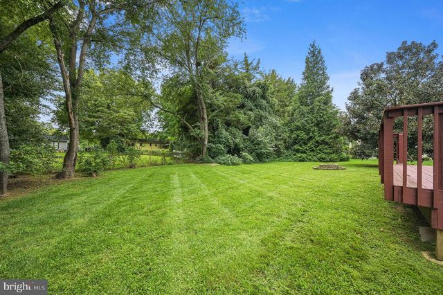 333 W DARBY CIR, Dover, DE 19904