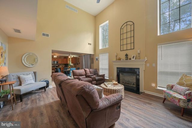 333 W DARBY CIR, Dover, DE 19904