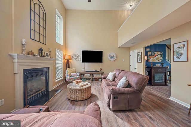 333 W DARBY CIR, Dover, DE 19904