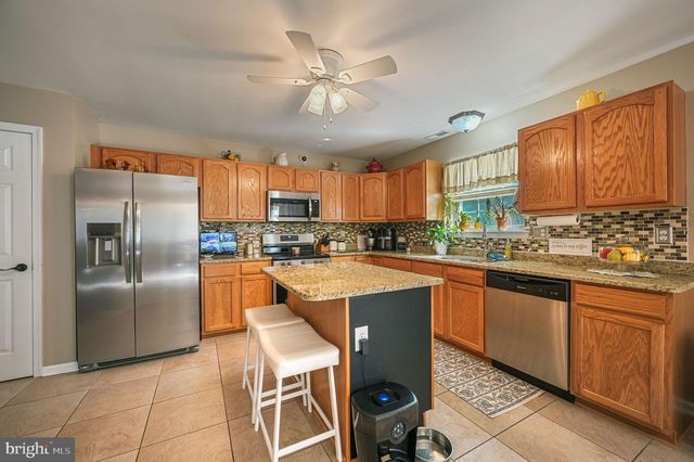 333 W DARBY CIR, Dover, DE 19904