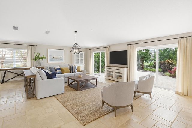 523 Canoe Point, Delray Beach, FL 33444
