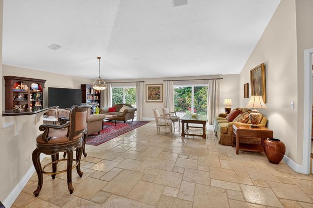 523 Canoe Point, Delray Beach, FL 33444